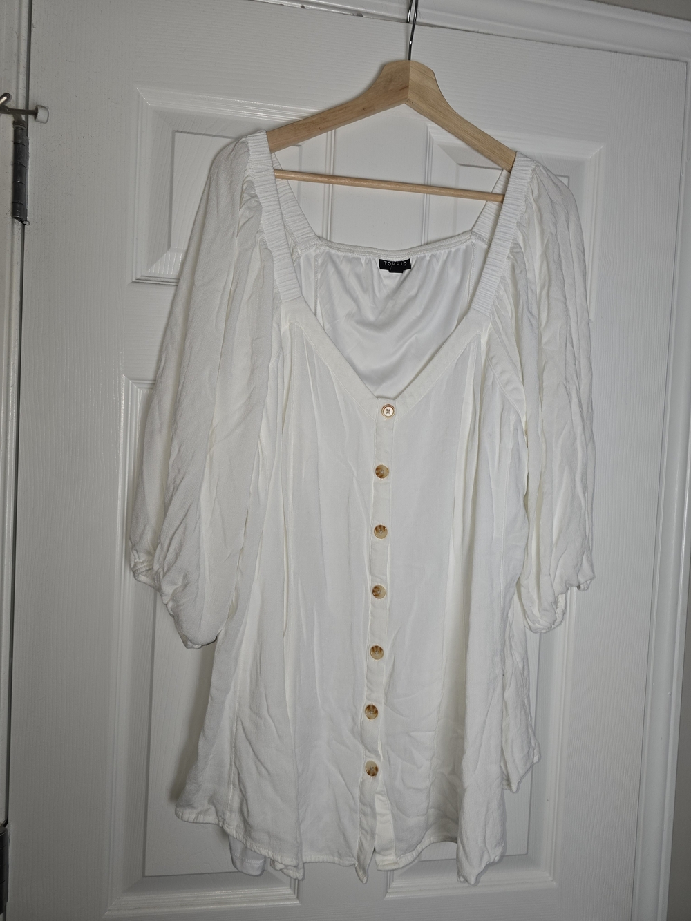 torrid White Button-Front Peasant Top Size 3
